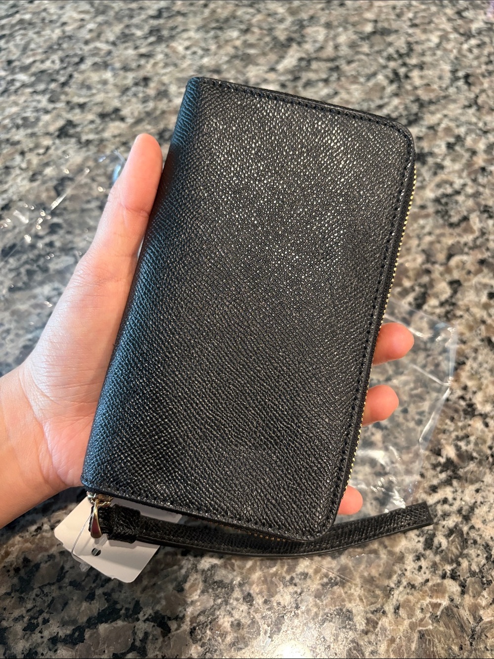 NWT Coach Black Crossgrain Leather Phone Zip Wallet with Gold Accent - Picture 3 of 10